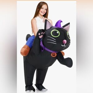 Halloween 🎃 little kid inflatable costume 
Worn once 
Size 7-10 kid 
Smokefree